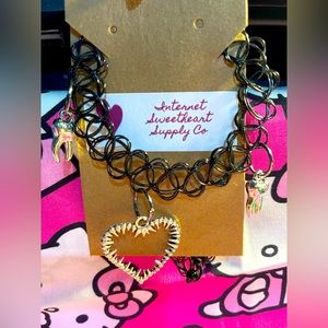 Hungry heart choker necklace